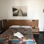 Miramare Отель 2*